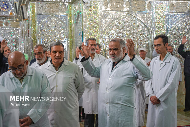 غبارروبی حرم مطهر حضرت شاهچراغ(ع)