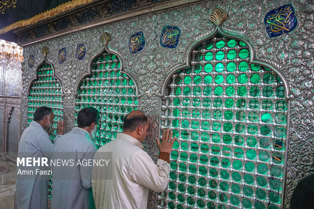 غبارروبی حرم مطهر حضرت شاهچراغ(ع)