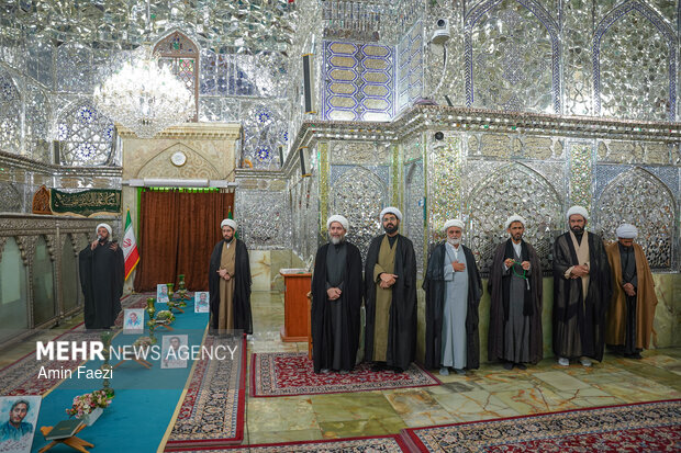 غبارروبی حرم مطهر حضرت شاهچراغ(ع)