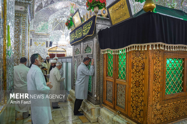 غبارروبی حرم مطهر حضرت شاهچراغ(ع)