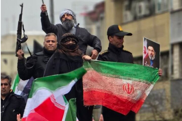 پرچم سه‌رنگی که او را در آغوش گرفت 