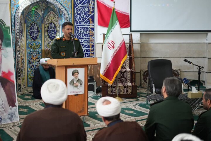 اکبری: مساجد مسئول تربیت نیروهای مخلص برای دفاع از کشور است
