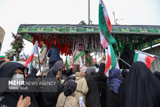 تشییع پیکر شهدای تجاوز آمریکایی - صهیونی در اراک