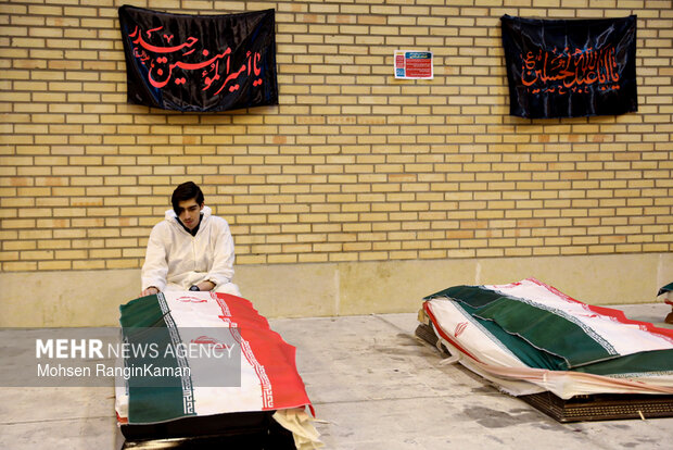 ورود پیکر شهدای ناو دنا به معراج شهدا بهشت زهرا (س)