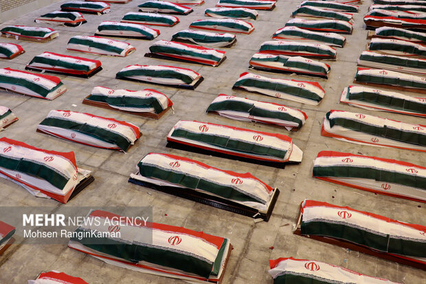 ورود پیکر شهدای ناو دنا به معراج شهدا بهشت زهرا (س)