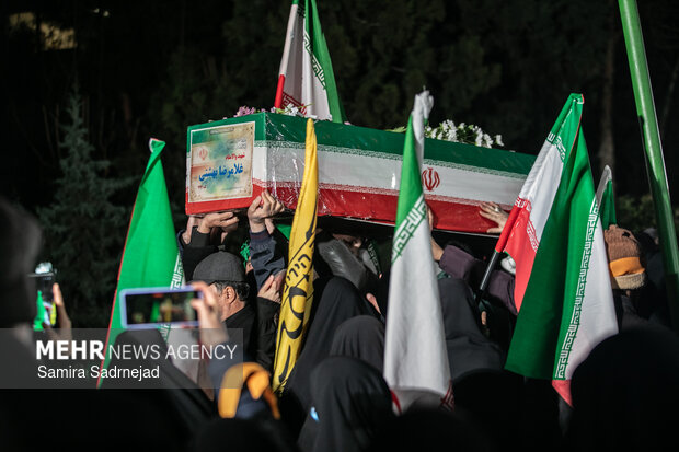 تجمع مردمی «ما به سوی میدان جنگ پرواز می‌کنیم»