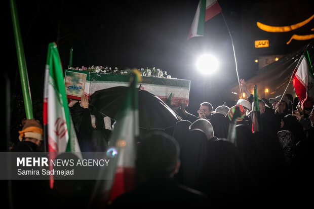 تجمع مردمی «ما به سوی میدان جنگ پرواز می‌کنیم»
