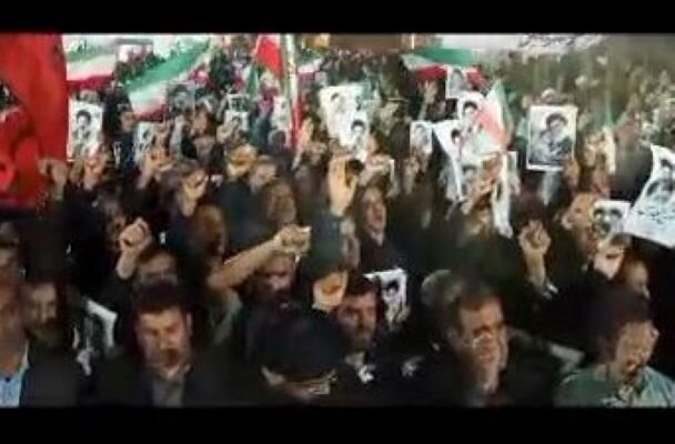 تداوم تجمع مردم خورموج در بیعت با رهبری و حمایت از نظام اسلامی