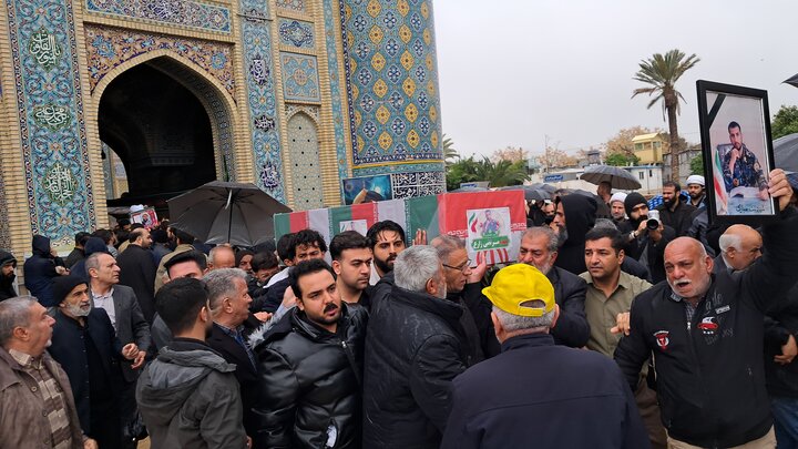 تشییع پیکر ۵ شهید مدافع وطن در شیراز