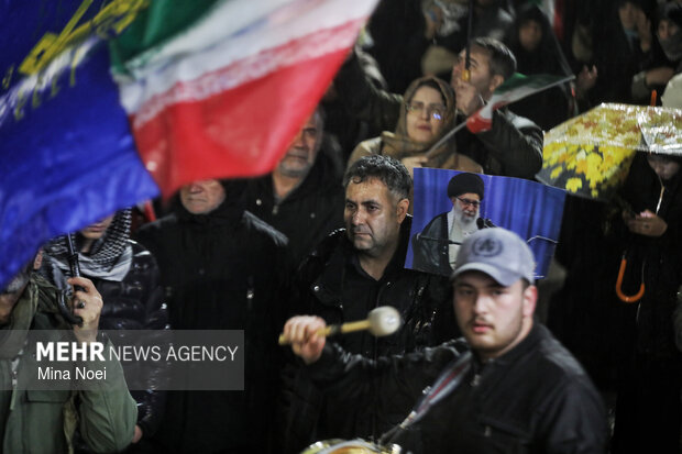 اجتماع بیعت تبریزی‌ها با رهبر انقلاب