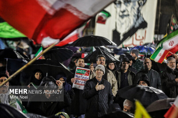 اجتماع بیعت تبریزی‌ها با رهبر انقلاب