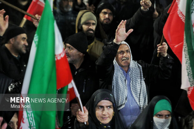 اجتماع بیعت تبریزی‌ها با رهبر انقلاب