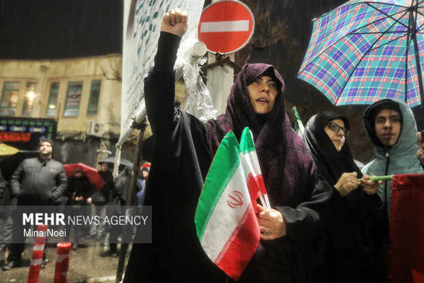 اجتماع بیعت تبریزی‌ها با رهبر انقلاب
