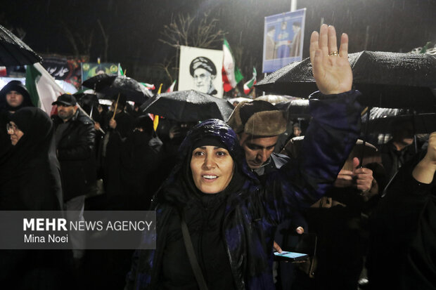 اجتماع بیعت تبریزی‌ها با رهبر انقلاب