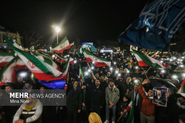 اجتماع بیعت تبریزی‌ها با رهبر انقلاب