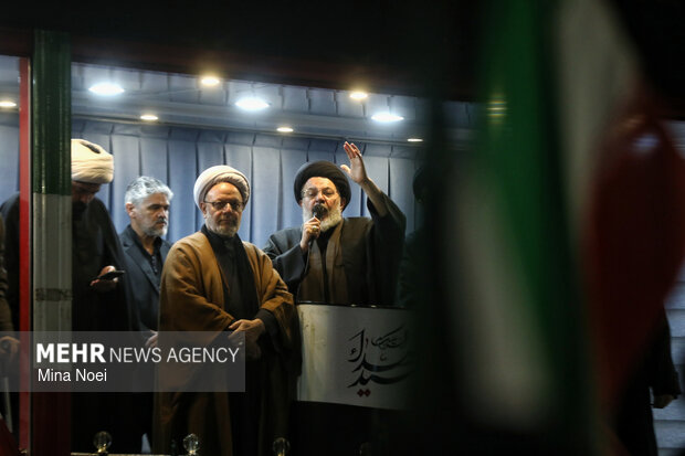 اجتماع بیعت تبریزی‌ها با رهبر انقلاب