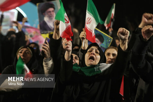 اجتماع بیعت تبریزی‌ها با رهبر انقلاب