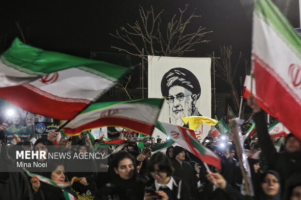 اجتماع بیعت تبریزی‌ها با رهبر انقلاب