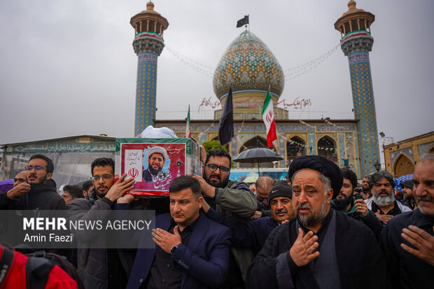 تشییع 5 شهید مدافع وطن در شیراز