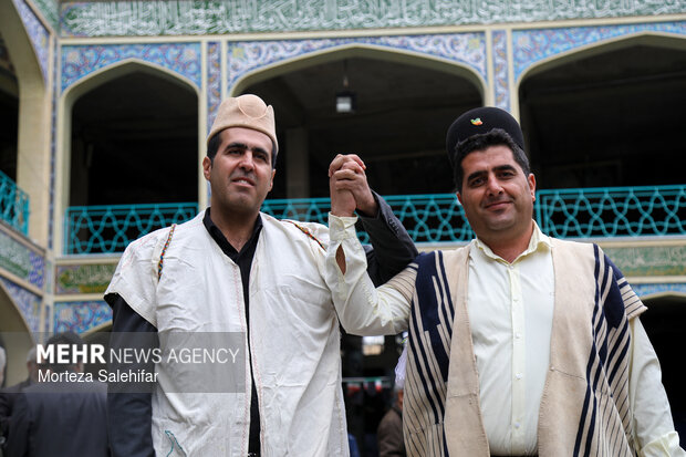 بیعت عشایر و اقوام چهارمحال و بختیاری با رهبر انقلاب