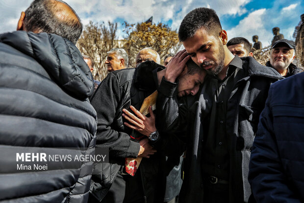 تشییع پیکر شهدای جنگ رمضان در تبریز