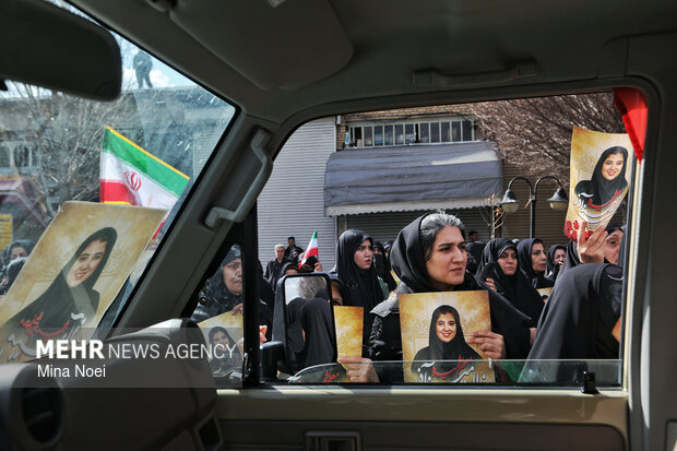 تشییع پیکر شهدای جنگ رمضان در تبریز