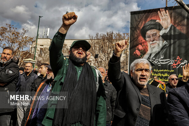 تشییع پیکر شهدای جنگ رمضان در تبریز