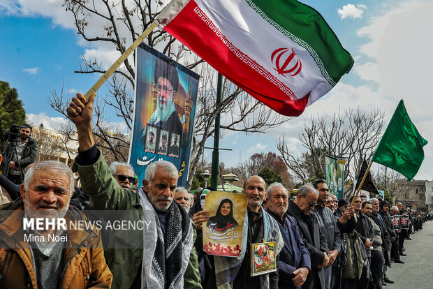 تشییع پیکر شهدای جنگ رمضان در تبریز