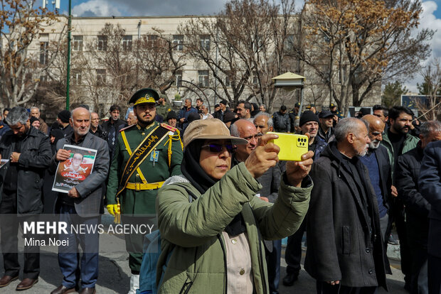 تشییع پیکر شهدای جنگ رمضان در تبریز