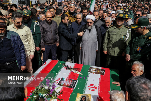 تشییع پیکر شهدای جنگ رمضان در تبریز