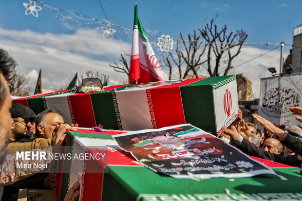 تشییع پیکر شهدای جنگ رمضان در تبریز