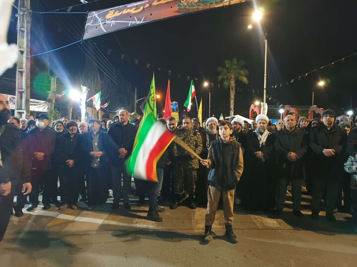 شعار آستارایی ها در اجتماع: تیر خدا رها شد، F۳۵ فنا شد