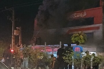 قطع برق دهدشت به منظور جلوگیری از آسیب به تجهیزات شبکه در پی آتش سوزی