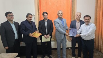 فرماندار گناوه: تکریم خانواده‌های شهدا از اولویت‌های دولت است