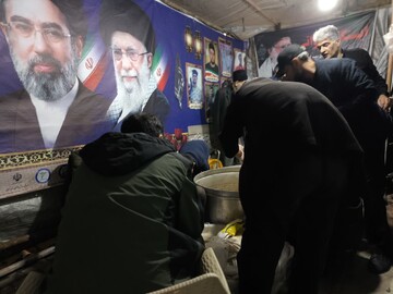 توزیع افطاری ساده در بین شهروندان زنجانی