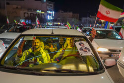 رژه خودرویی مردم بندرخمیر در حمایت از رهبر انقلاب