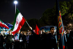 اجتماع حمایت از رزمندگان در مقابله با دشمن آمریکایی - صهیونی
