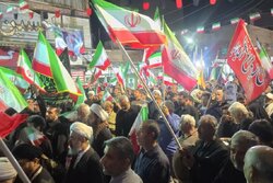 مردم بجنورد تا صبح در میدان هستند