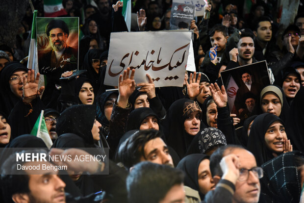 مردم محمودآباد نمونه با شور انقلابی، جنایت دشمنان را محکوم کردند