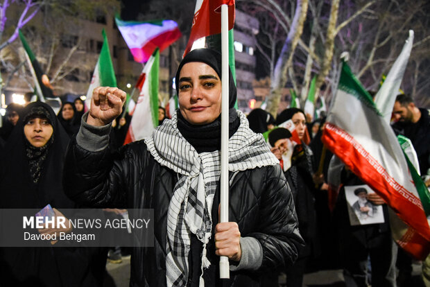 وفاداری و خشم مردم اسفرورین در محکومیت حمله صهیونیستی جلوه‌گر شد