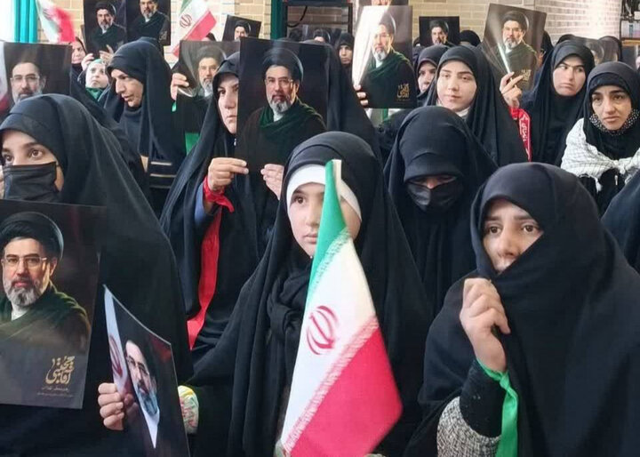 اعلام بیعت بانوان طلبه بیجاری با رهبر انقلاب اسلامی 