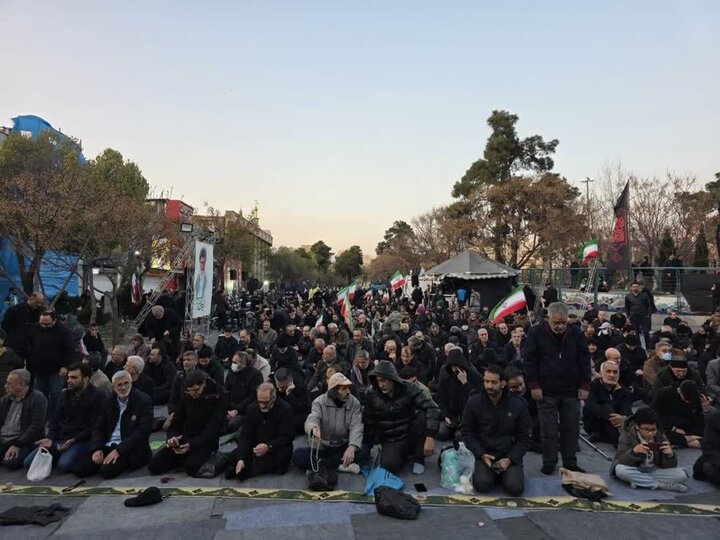 میدان بازار دوم نازی‌آباد مملو از جمعیت