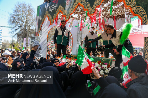 تشییع پیکر شهید مهران نجفی در شهریار
