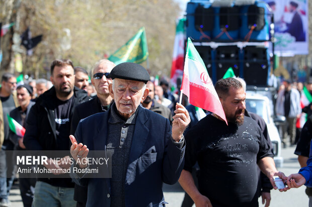 تشییع پیکر شهید مهران نجفی در شهریار