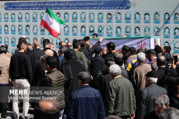 تشییع پیکر شهید مهران نجفی در شهریار