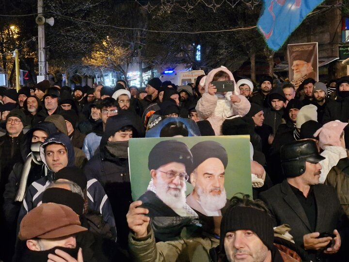 مردم استهبان پای کار انقلاب ایستاده اند