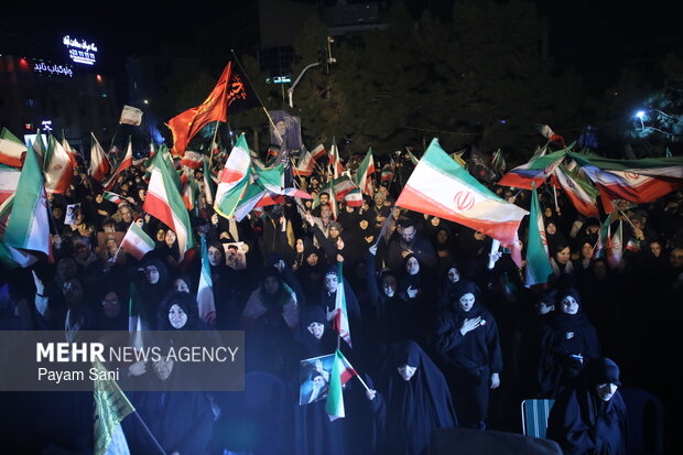 اجتماع حمایت از رزمندگان در مقابله با دشمن آمریکایی - صهیونی