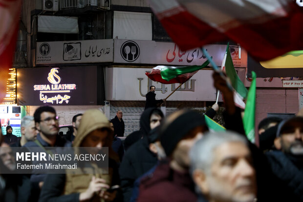 اجتماع حمایت از رزمندگان در مقابله با دشمن آمریکایی - صهیونی