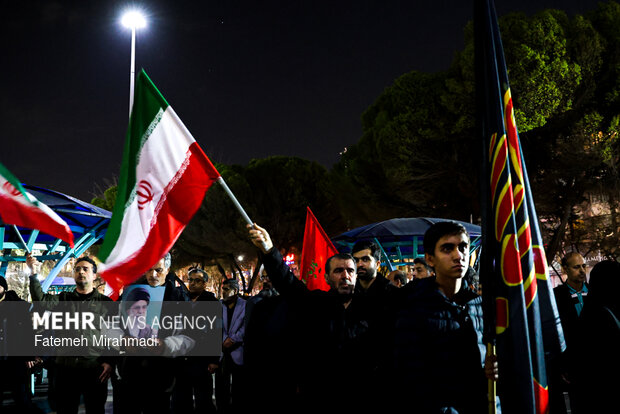 اجتماع حمایت از رزمندگان در مقابله با دشمن آمریکایی - صهیونی