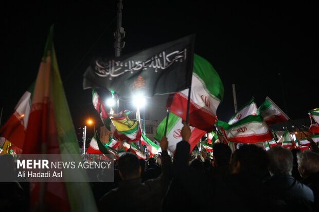 اجتماع حمایت از رزمندگان در مقابله با دشمن آمریکایی - صهیونی